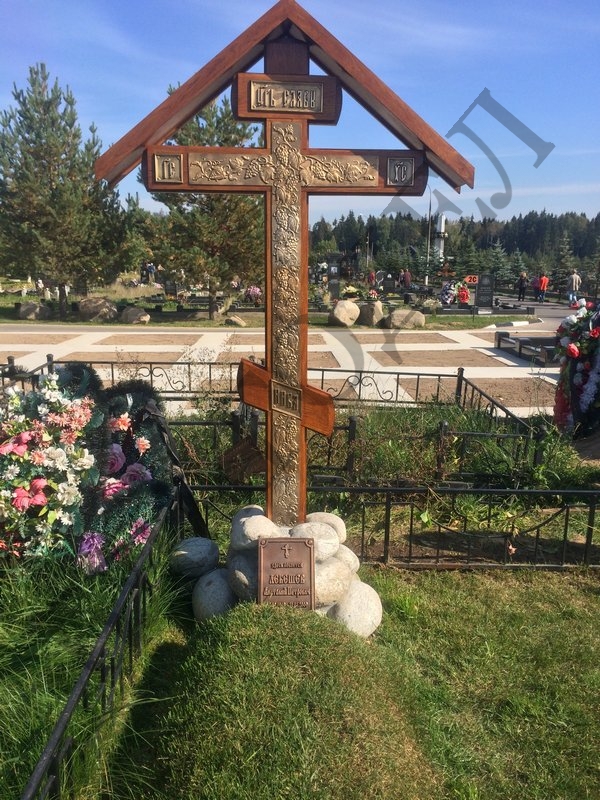 Особенности установки православных крестов на могилы