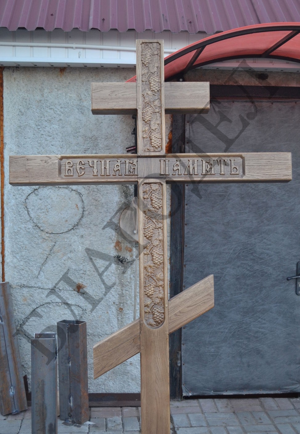 Крест деревянный резной 05