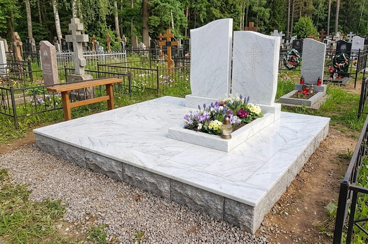 облицовка могилы плиткой из мрамора