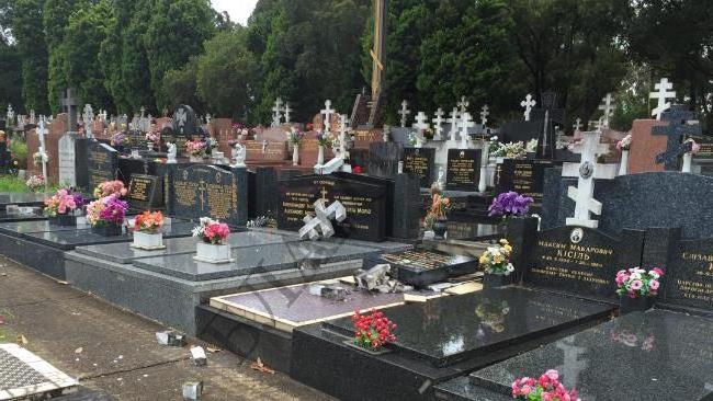 Как часто можно ходить на кладбище?