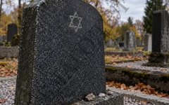Еврейские памятники на могилу: как выбрать форму, символы и надписи